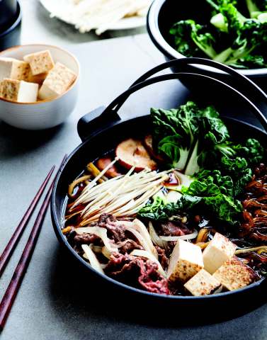 SUKIYAKI (JAPANESE BEEF AND VEGETABLE STEW)